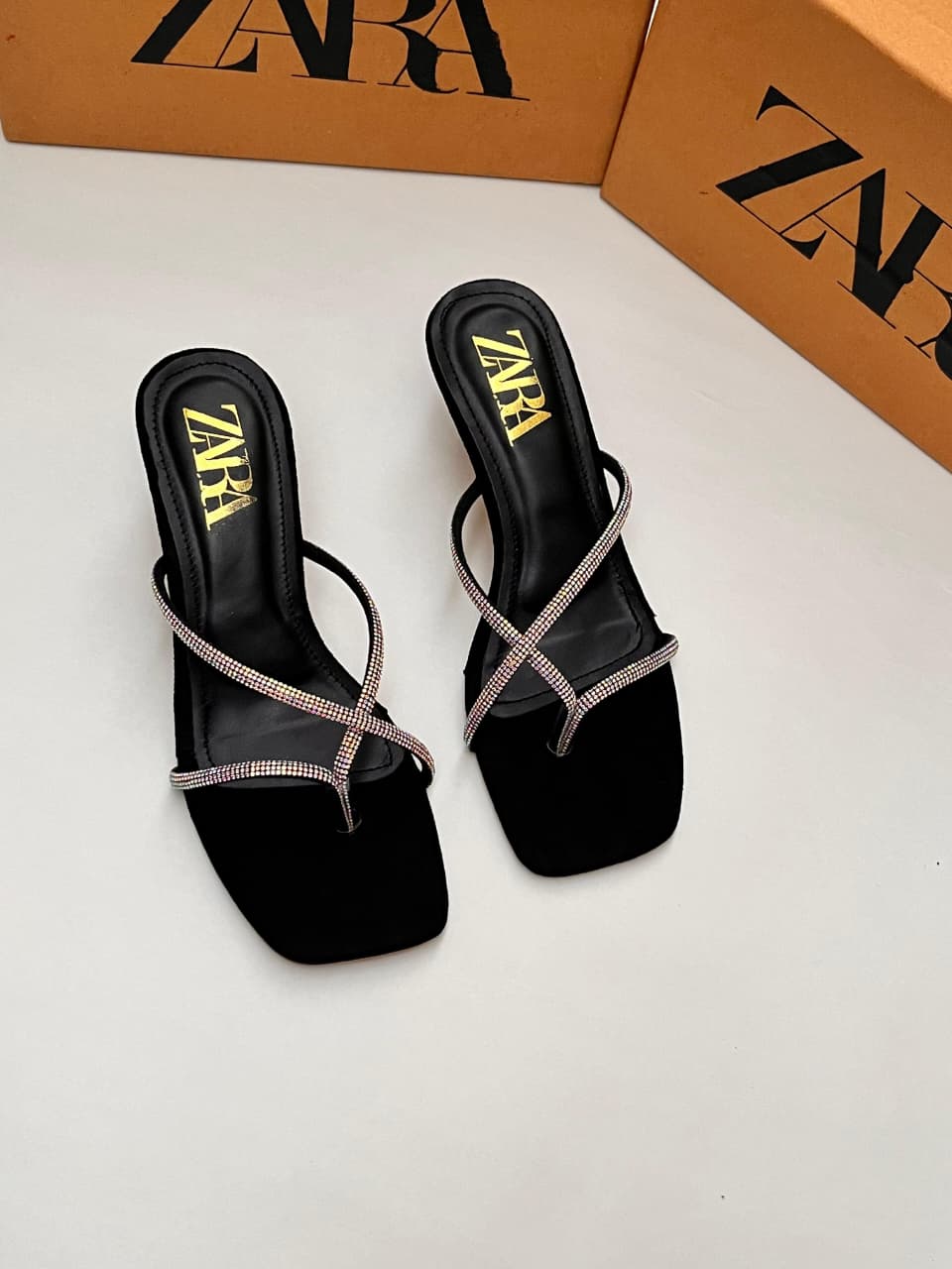 Aura Heel Black