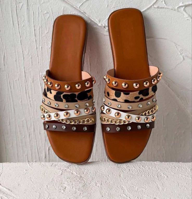 Studded Slide