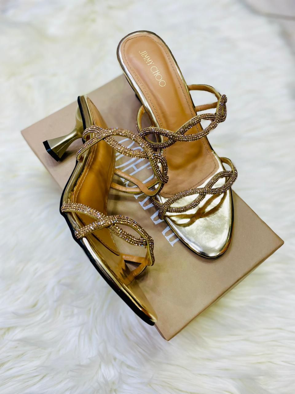Opulent knot