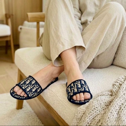 Iconic D Slides