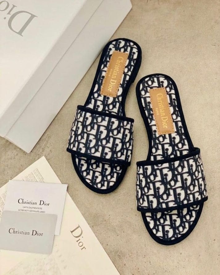 Iconic D Slides
