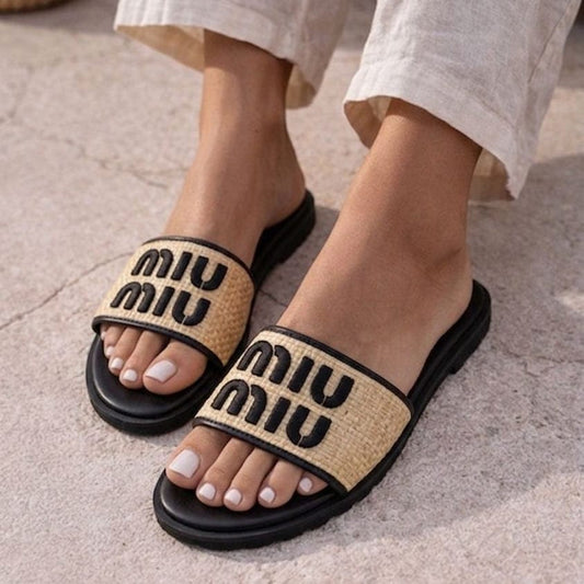 Miu Black Slide