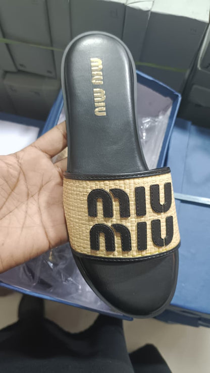 Miu Black Slide