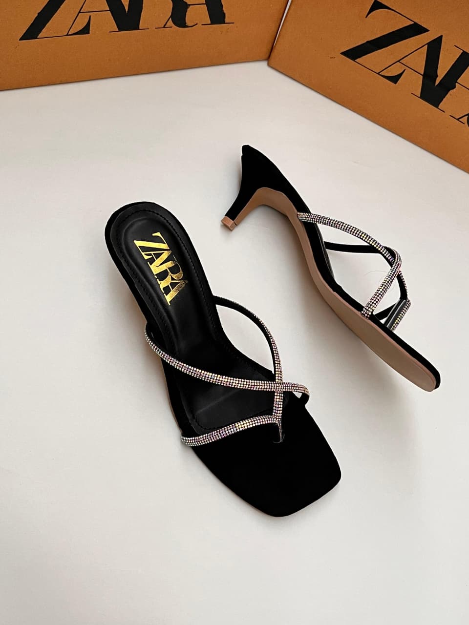 Aura Heel Black