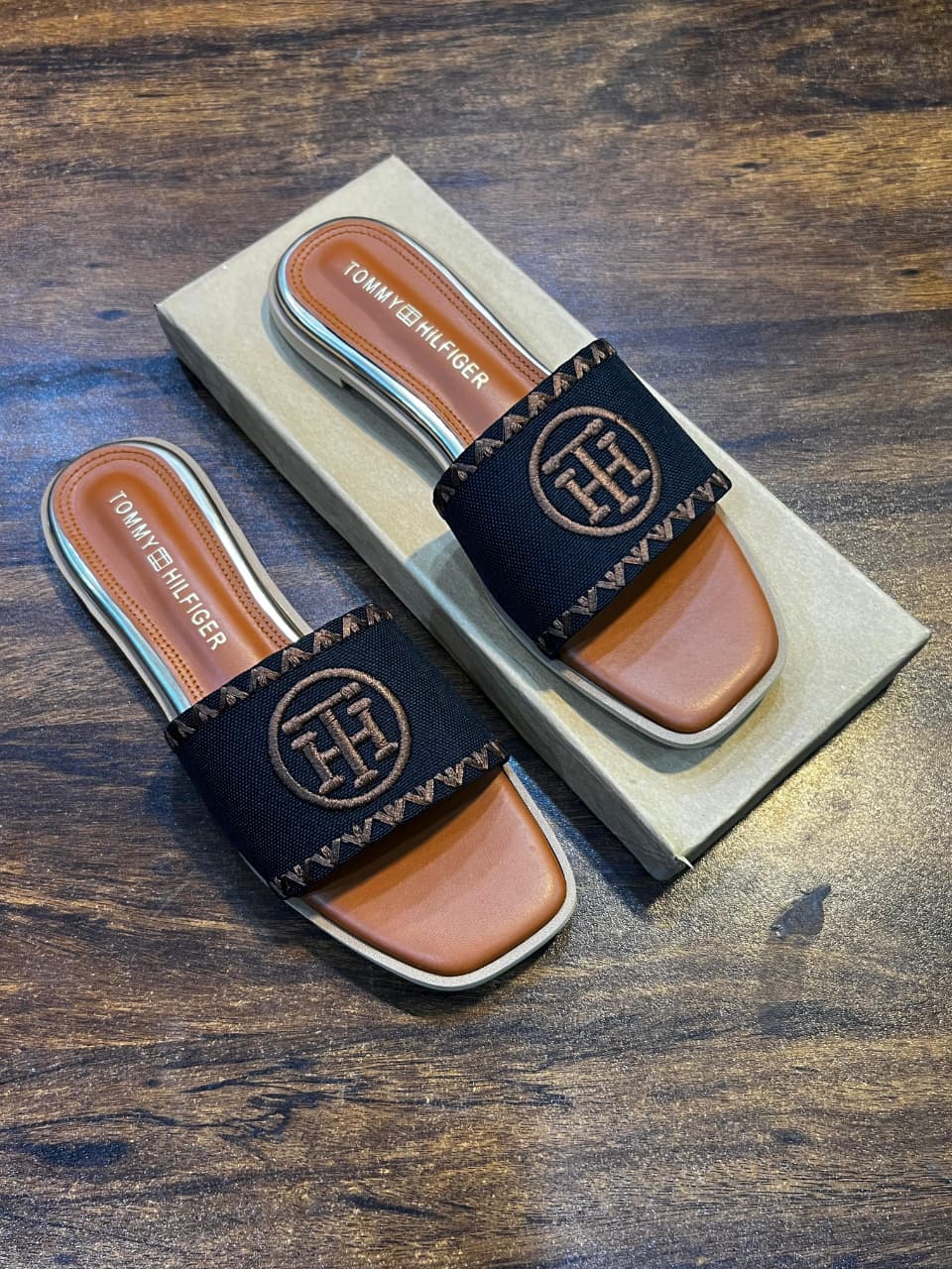 TH Embroided Flats